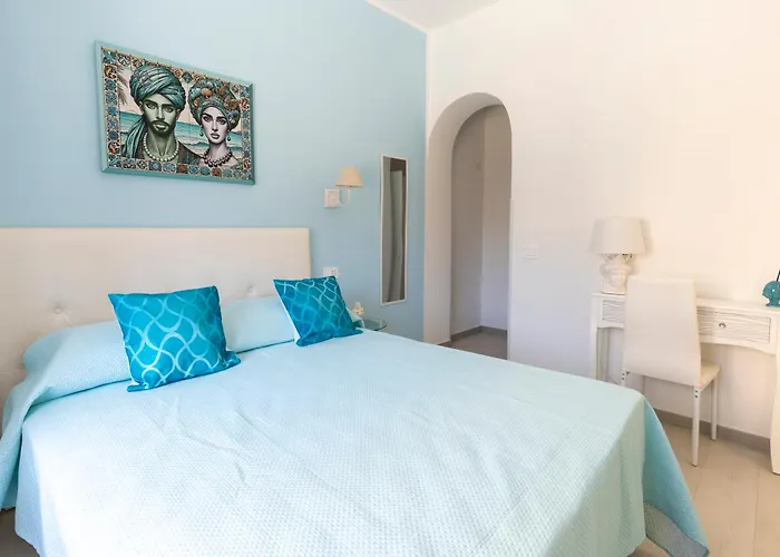 Elysia Bed & Breakfast 3*